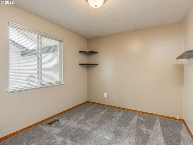 3520 Nw PARKVIEW Dr, Beaverton, OR 97006