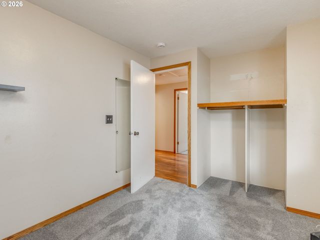 3520 Nw PARKVIEW Dr, Beaverton, OR 97006
