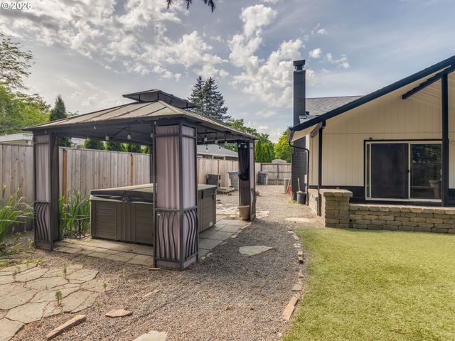 3520 Nw PARKVIEW Dr, Beaverton, OR 97006