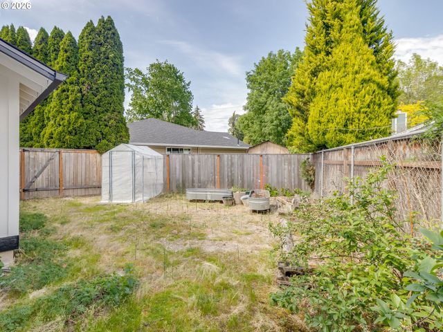 3520 Nw PARKVIEW Dr, Beaverton, OR 97006