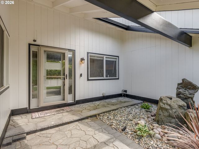 3520 Nw PARKVIEW Dr, Beaverton, OR 97006