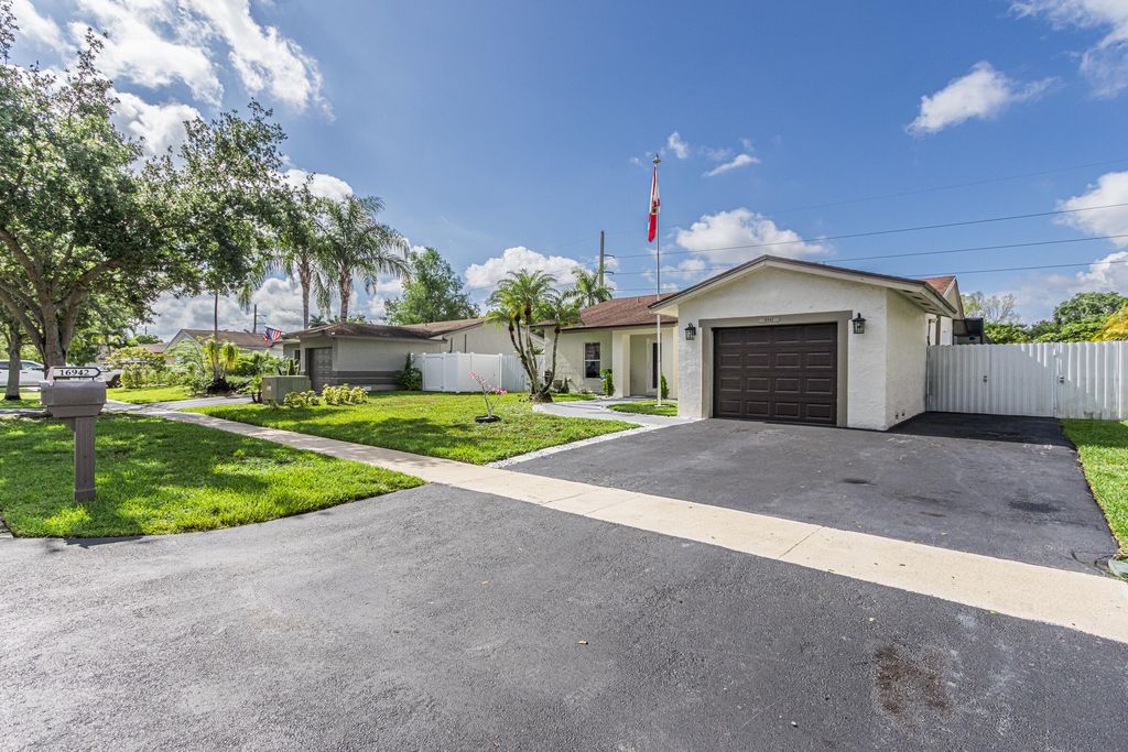 16942 SW 5th Way, Weston, FL 33326