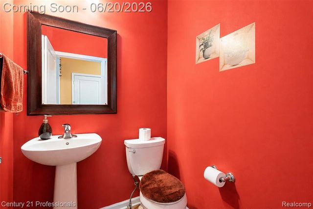 45248 Bartlett Drive, Novi, MI 48377