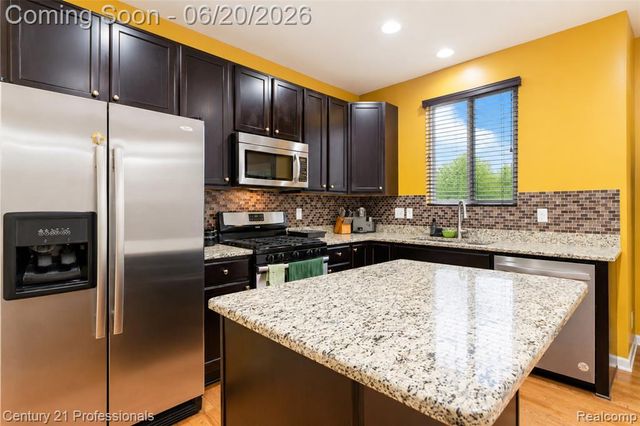 45248 Bartlett Drive, Novi, MI 48377