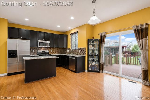 45248 Bartlett Drive, Novi, MI 48377