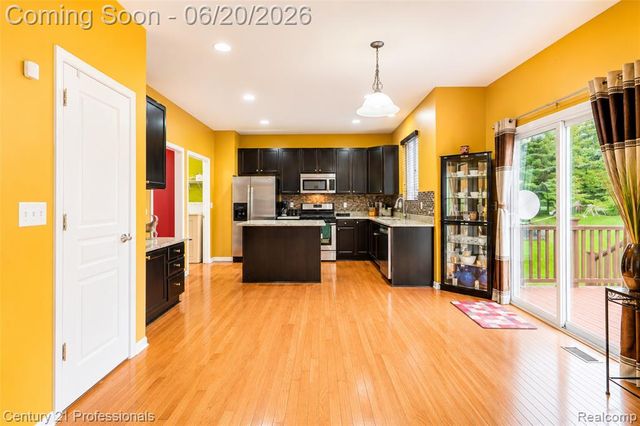 45248 Bartlett Drive, Novi, MI 48377