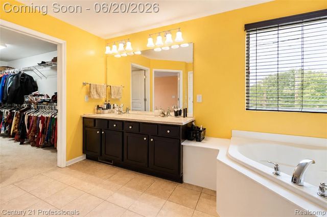 45248 Bartlett Drive, Novi, MI 48377