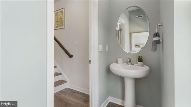 114 BARLETT LN, Harrisburg, PA 17111