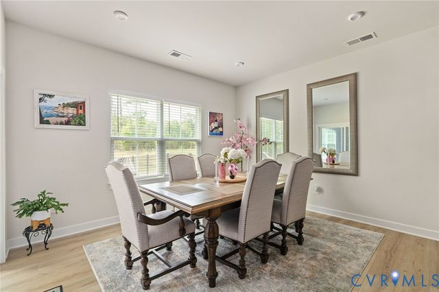 8073 Winter Fog Dr, New Kent, VA 23124