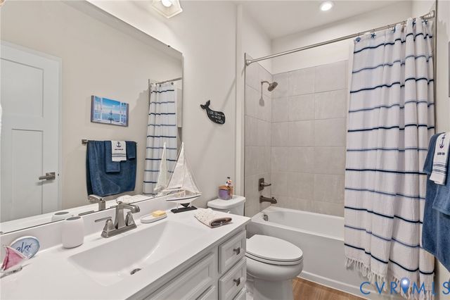 8073 Winter Fog Dr, New Kent, VA 23124