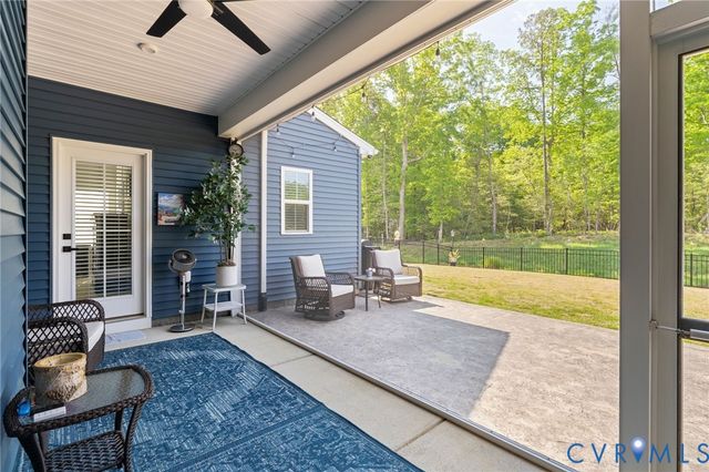 8073 Winter Fog Dr, New Kent, VA 23124