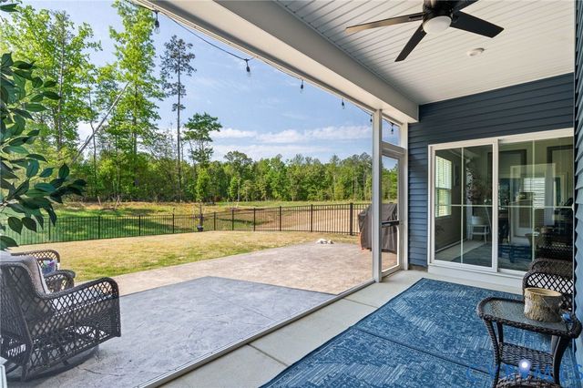 8073 Winter Fog Dr, New Kent, VA 23124