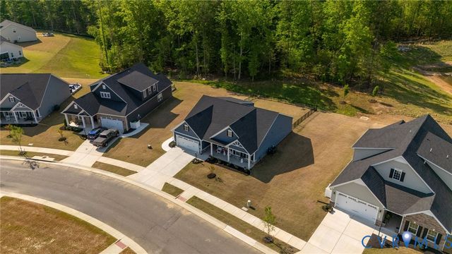 8073 Winter Fog Dr, New Kent, VA 23124