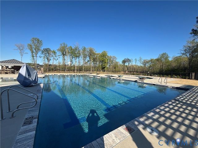 8073 Winter Fog Dr, New Kent, VA 23124