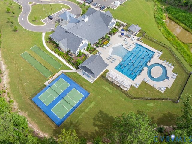 8073 Winter Fog Dr, New Kent, VA 23124
