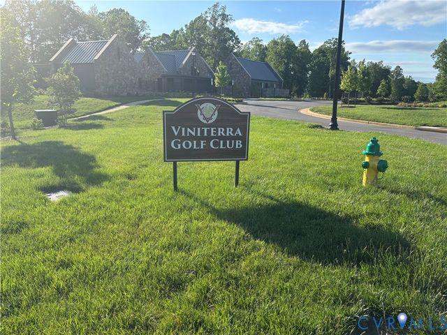 8073 Winter Fog Dr, New Kent, VA 23124