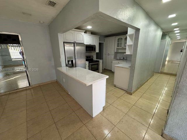 825 E 9th Ln, Hialeah, FL 33010