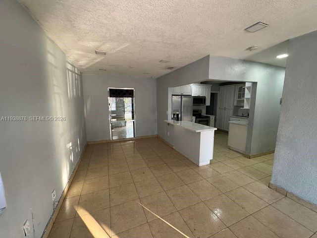825 E 9th Ln, Hialeah, FL 33010