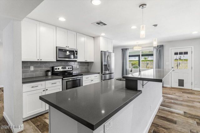 1152 E Watson Drive, Tempe, AZ 85283