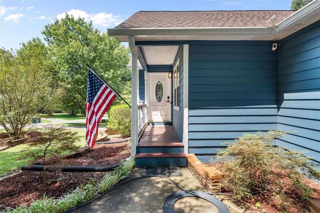 101 Mallard Ln, Carrollton, GA 30117