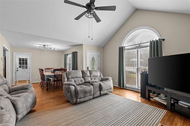 101 Mallard Ln, Carrollton, GA 30117