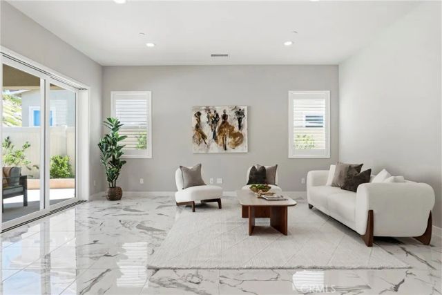 17721 Ridgeline Court, Saugus, CA 91350