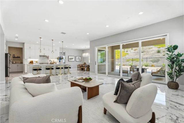 17721 Ridgeline Court, Saugus, CA 91350