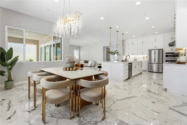 17721 Ridgeline Court, Saugus, CA 91350