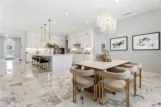 17721 Ridgeline Court, Saugus, CA 91350