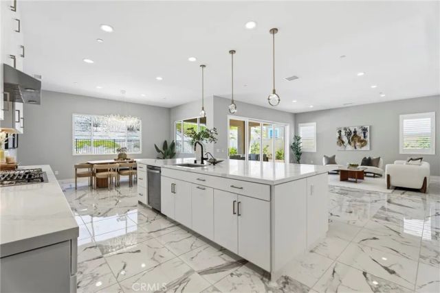 17721 Ridgeline Court, Saugus, CA 91350