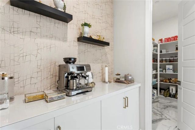 17721 Ridgeline Court, Saugus, CA 91350