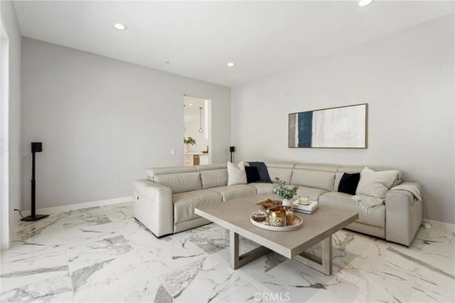 17721 Ridgeline Court, Saugus, CA 91350