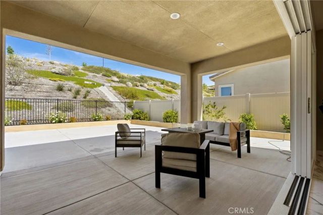 17721 Ridgeline Court, Saugus, CA 91350