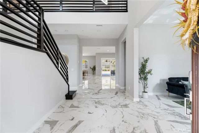 17721 Ridgeline Court, Saugus, CA 91350