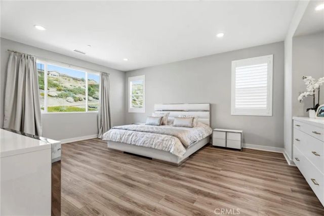 17721 Ridgeline Court, Saugus, CA 91350