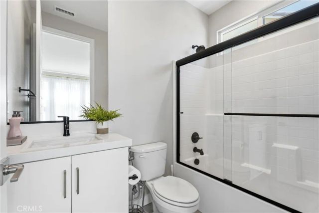 17721 Ridgeline Court, Saugus, CA 91350