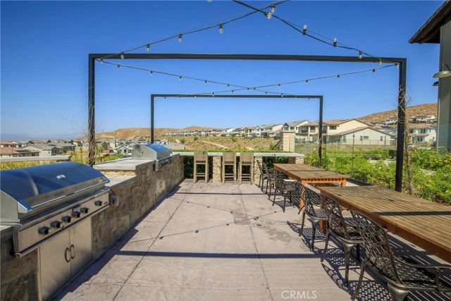 17721 Ridgeline Court, Saugus, CA 91350