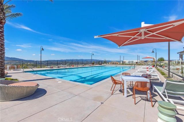 17721 Ridgeline Court, Saugus, CA 91350