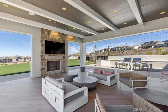 17721 Ridgeline Court, Saugus, CA 91350