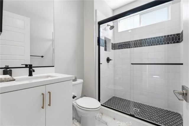 17721 Ridgeline Court, Saugus, CA 91350