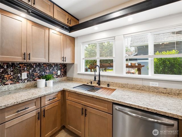 316 5th Street SW, Puyallup, WA 98371