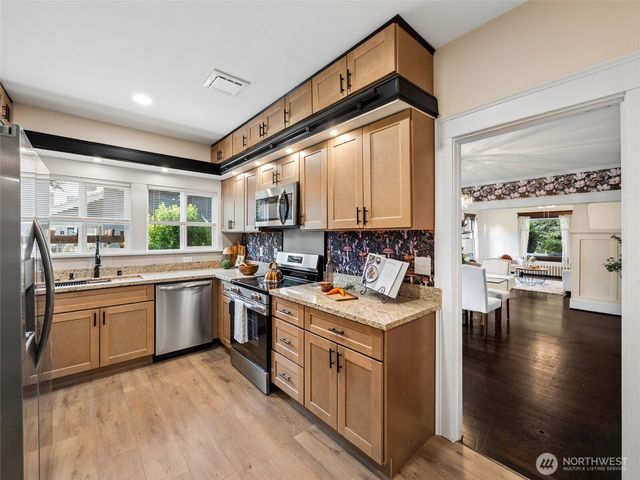 316 5th Street SW, Puyallup, WA 98371