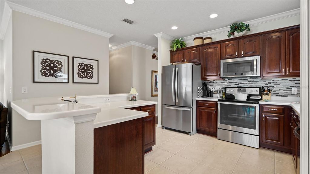 Image 4 of property listing at 13560 HAWK LAKE DRIVE, Orlando, FL 32837