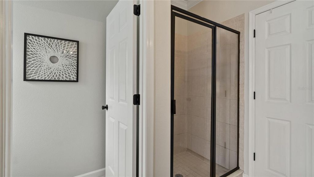 Image 31 of property listing at 13560 HAWK LAKE DRIVE, Orlando, FL 32837