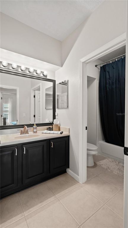 Image 32 of property listing at 13560 HAWK LAKE DRIVE, Orlando, FL 32837