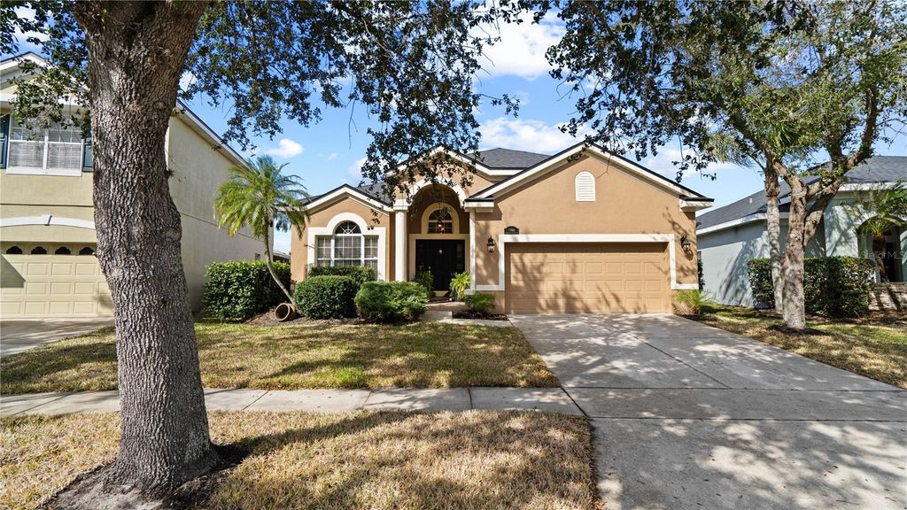 Image 45 of property listing at 13560 HAWK LAKE DRIVE, Orlando, FL 32837
