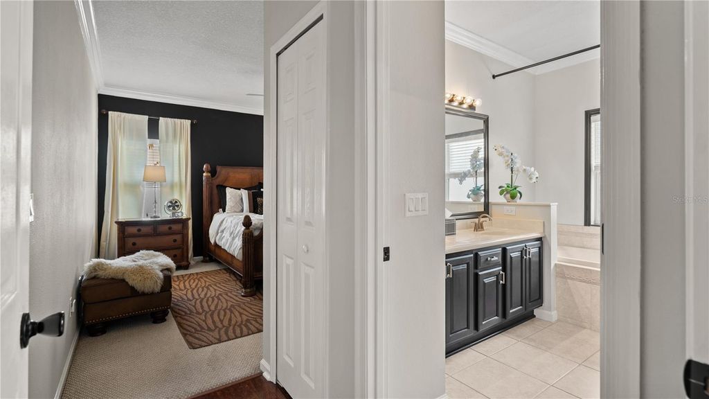 Image 50 of property listing at 13560 HAWK LAKE DRIVE, Orlando, FL 32837