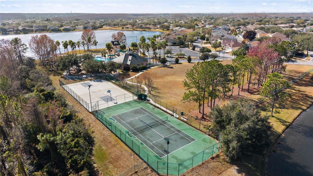 Image 55 of property listing at 13560 HAWK LAKE DRIVE, Orlando, FL 32837