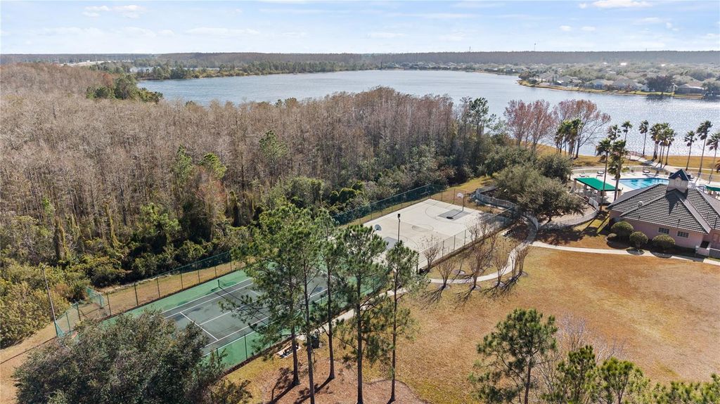 Image 56 of property listing at 13560 HAWK LAKE DRIVE, Orlando, FL 32837