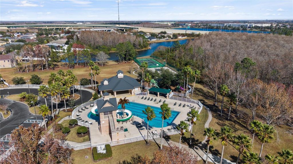 Image 58 of property listing at 13560 HAWK LAKE DRIVE, Orlando, FL 32837